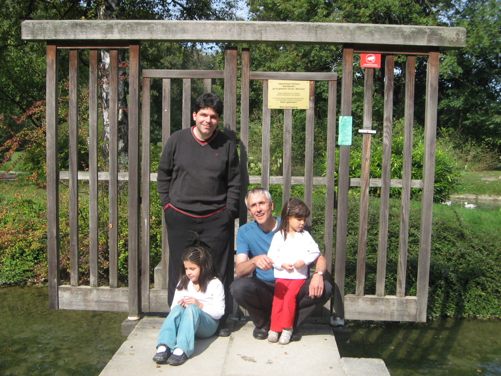 Mathias Kegelmann, his daughters, and Achim Jung